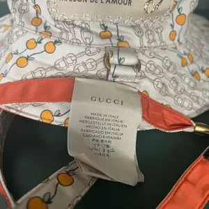 Gucci | Accessories | Reversible Beige Gucci Eschatology  display picture 3